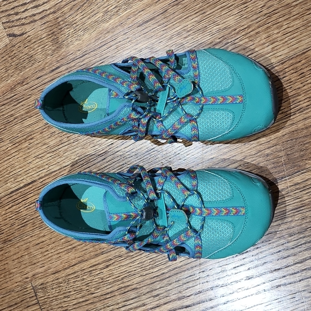 Chaco kids water shoes size 6 NWOT